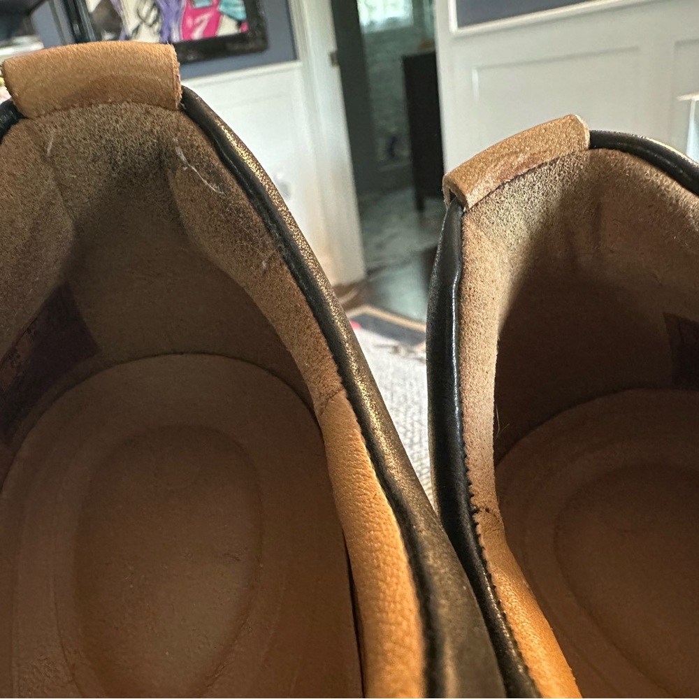 Gently used Clarks lace-up Un Maui women’s sneakers - black white and tan 7.5 - Picture 9 of 9